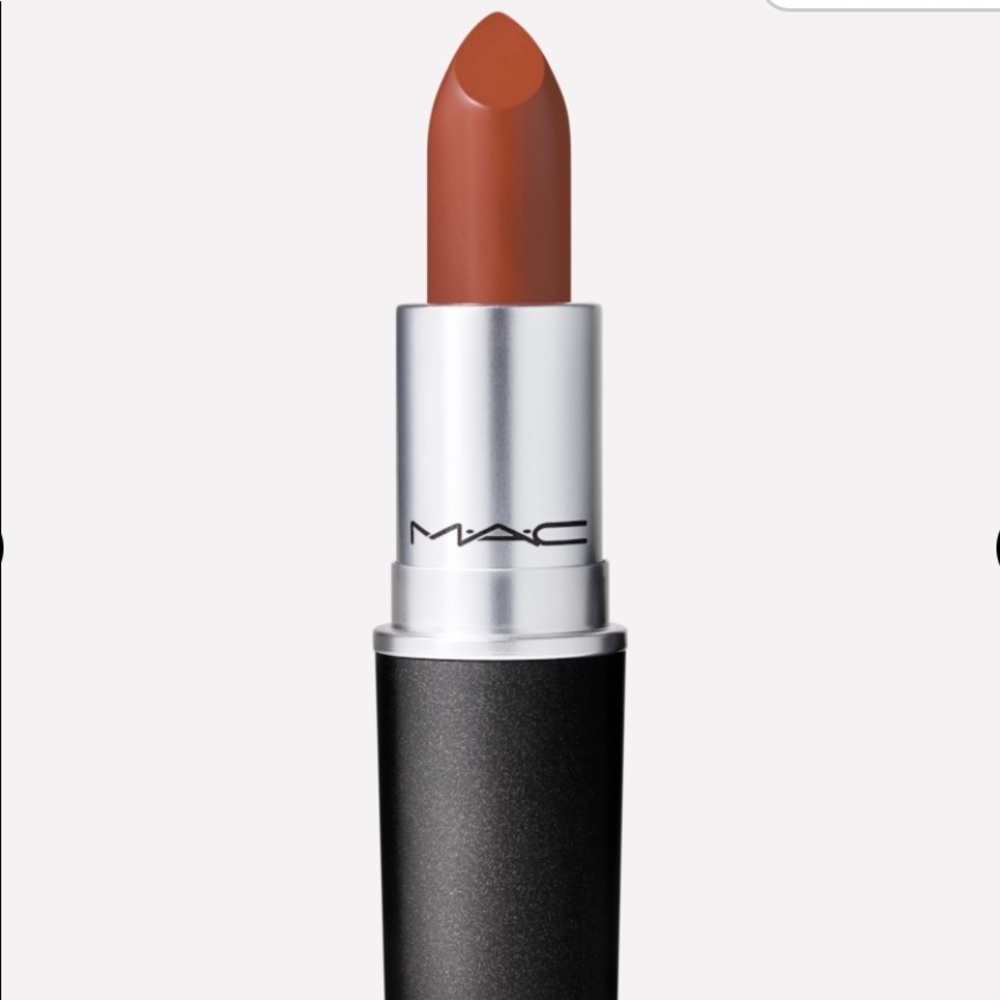 MAC BUNDLE 2 lipsticks for the price of 1